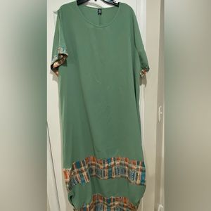3X green maxi style dress. Great dress made with light weight material.